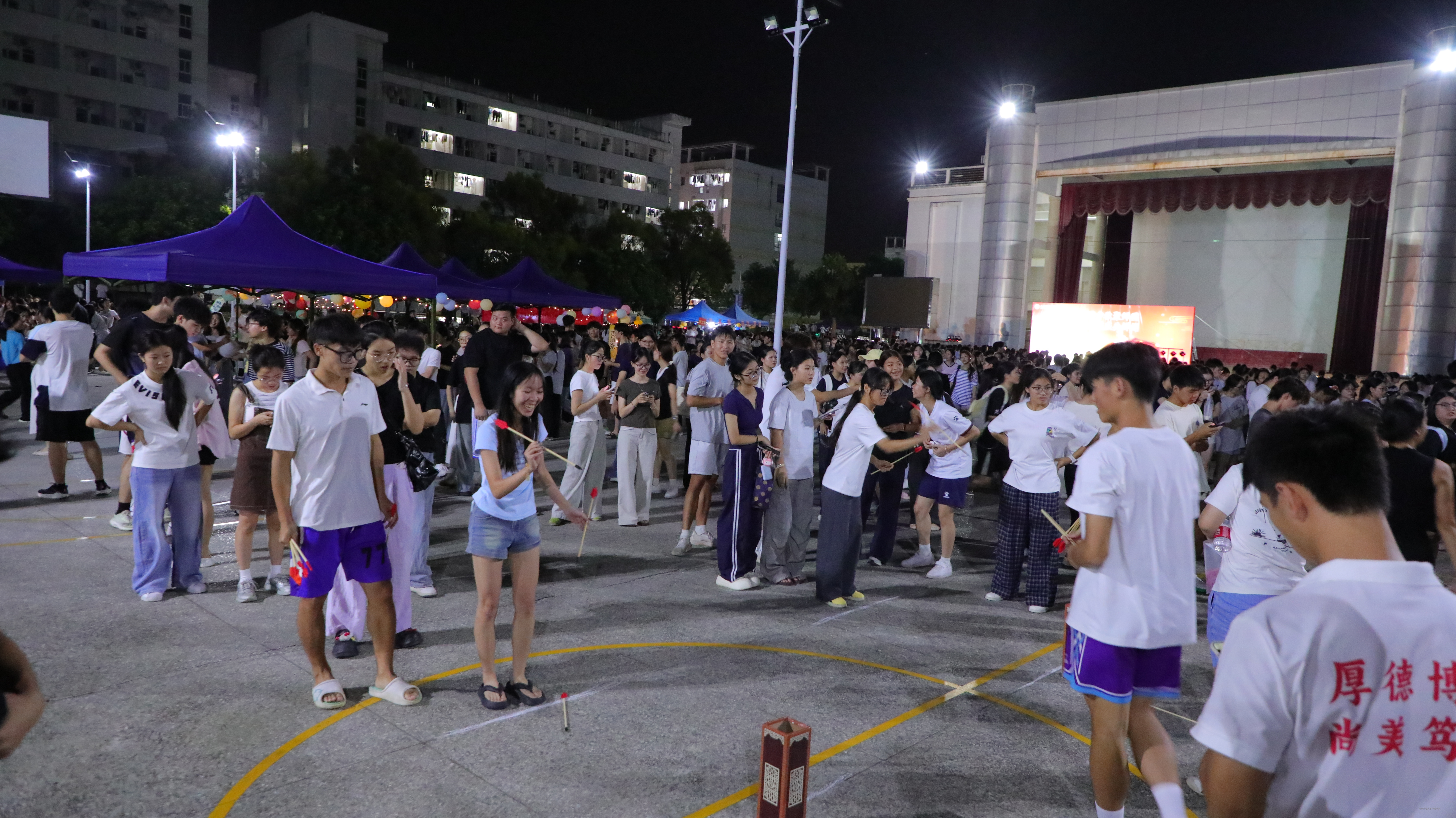 我校顺利举行“月圆中秋聚师园，师生同庆共婵娟”2026年中秋游园晚会