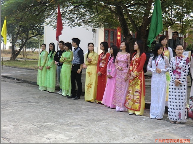 08级学生赴越南留学受到越南外贸大学学生的热情接待