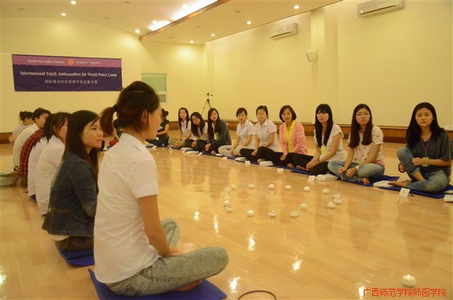 2010级赴泰国留学学生参加世界和平夏令营